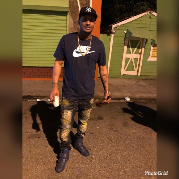 Meet your Posher, Luis angel - Picture 1 of 1